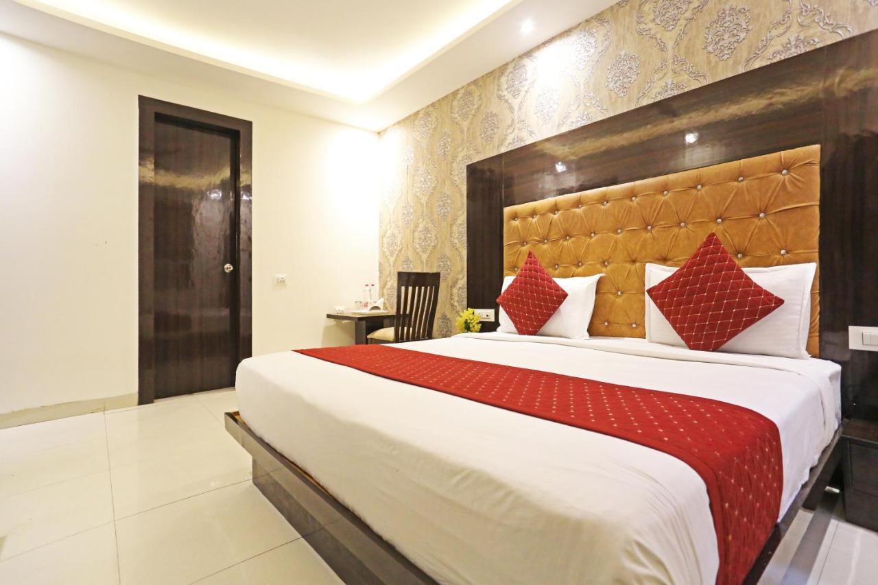 Hotel Iconic Near Delhi Igi International Airport Új-Delhi Kültér fotó