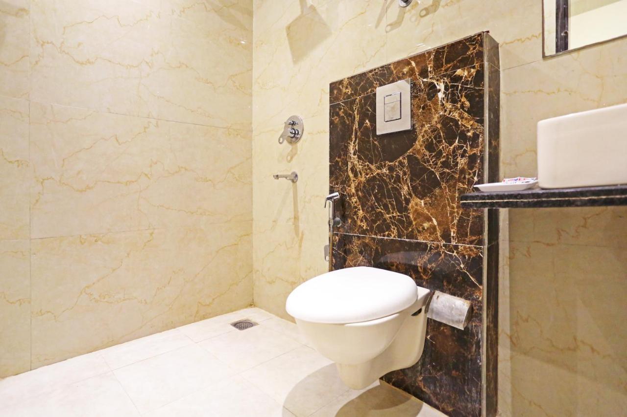 Hotel Iconic Near Delhi Igi International Airport Új-Delhi Kültér fotó