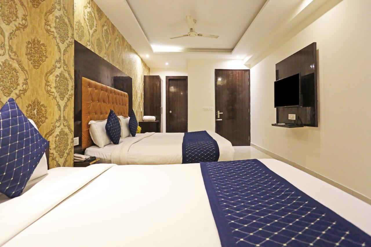 Hotel Iconic Near Delhi Igi International Airport Új-Delhi Kültér fotó