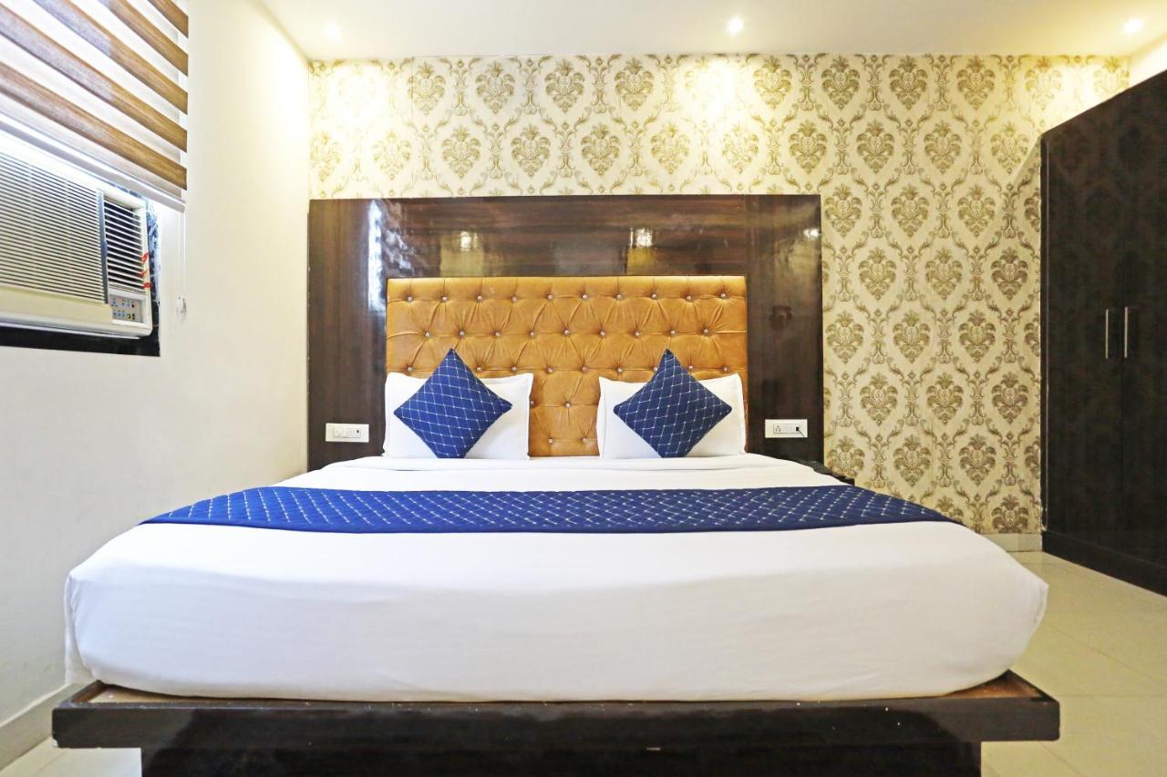 Hotel Iconic Near Delhi Igi International Airport Új-Delhi Kültér fotó