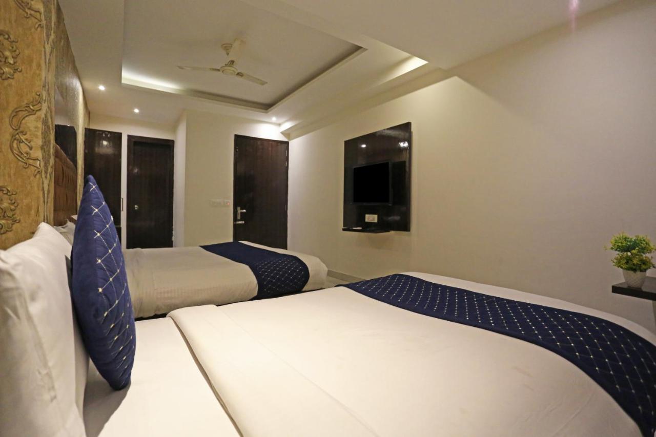 Hotel Iconic Near Delhi Igi International Airport Új-Delhi Kültér fotó