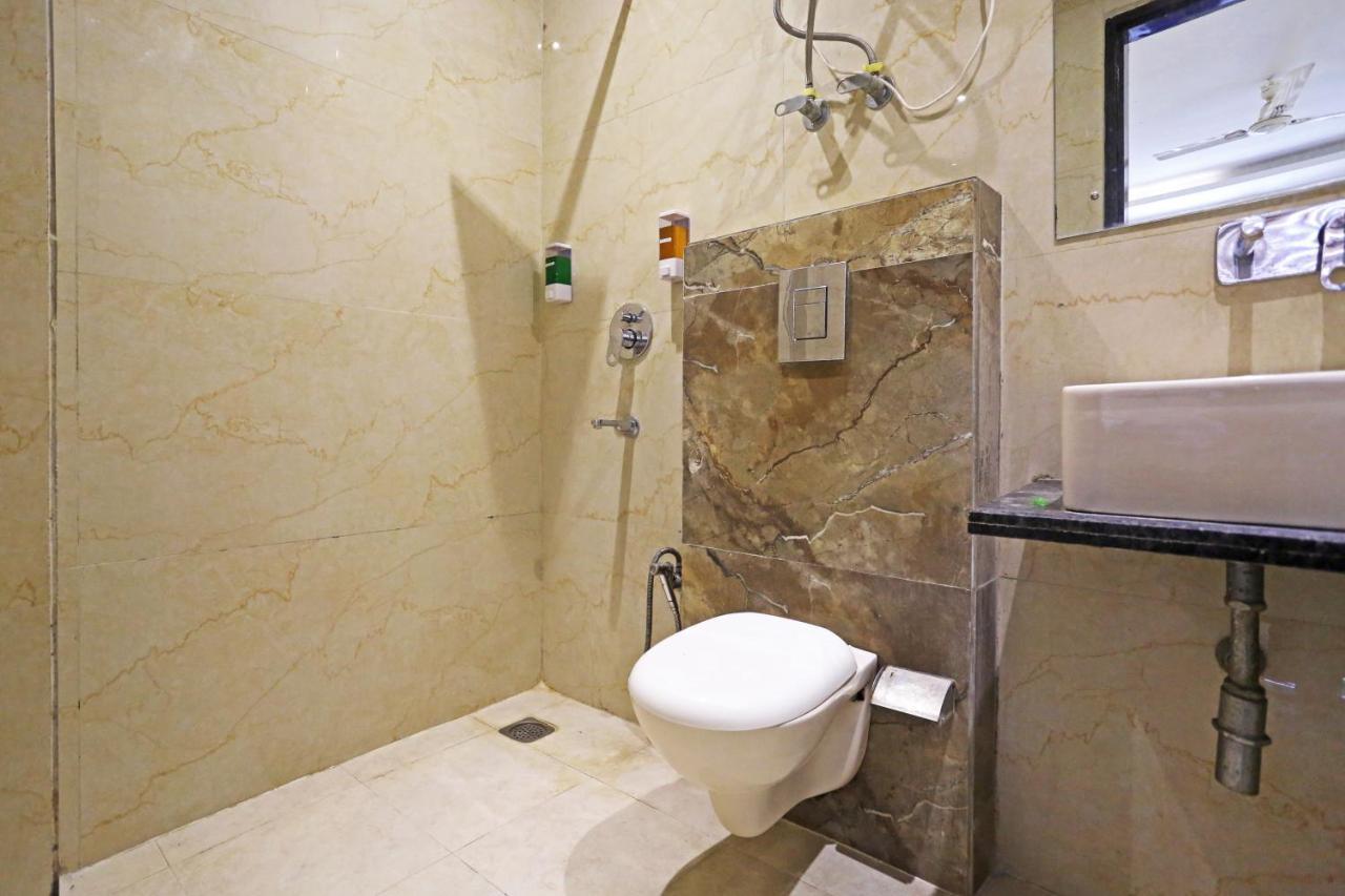 Hotel Iconic Near Delhi Igi International Airport Új-Delhi Kültér fotó