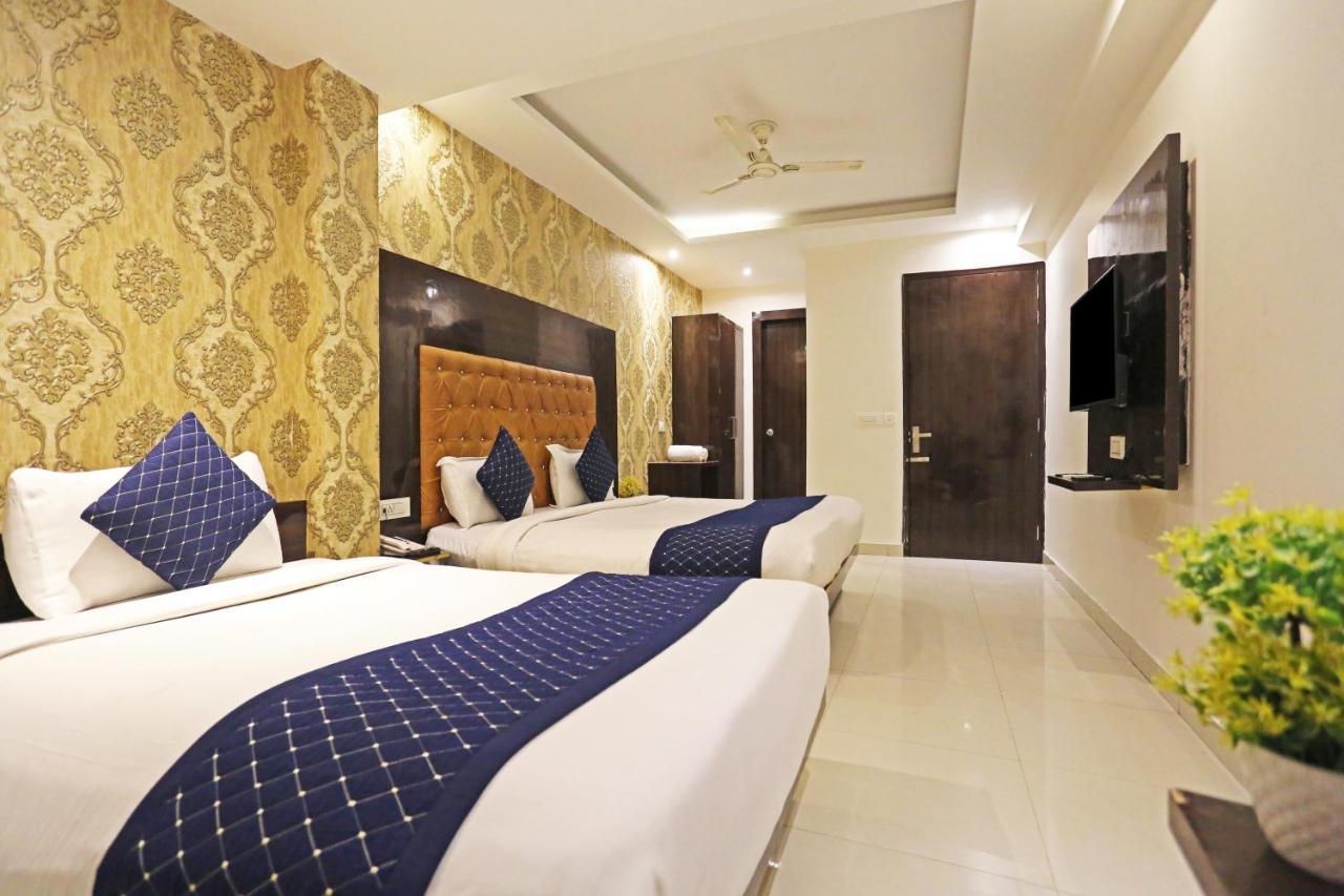 Hotel Iconic Near Delhi Igi International Airport Új-Delhi Kültér fotó