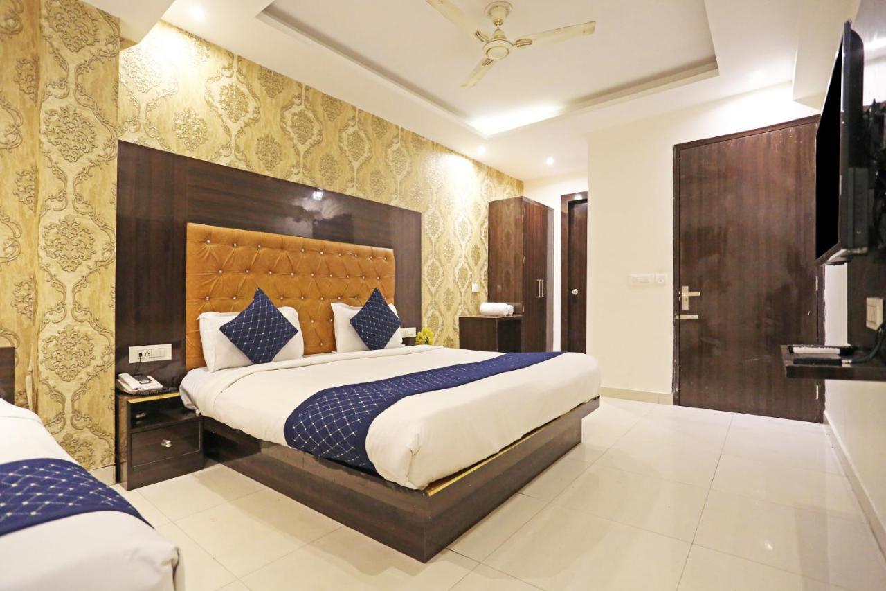 Hotel Iconic Near Delhi Igi International Airport Új-Delhi Kültér fotó