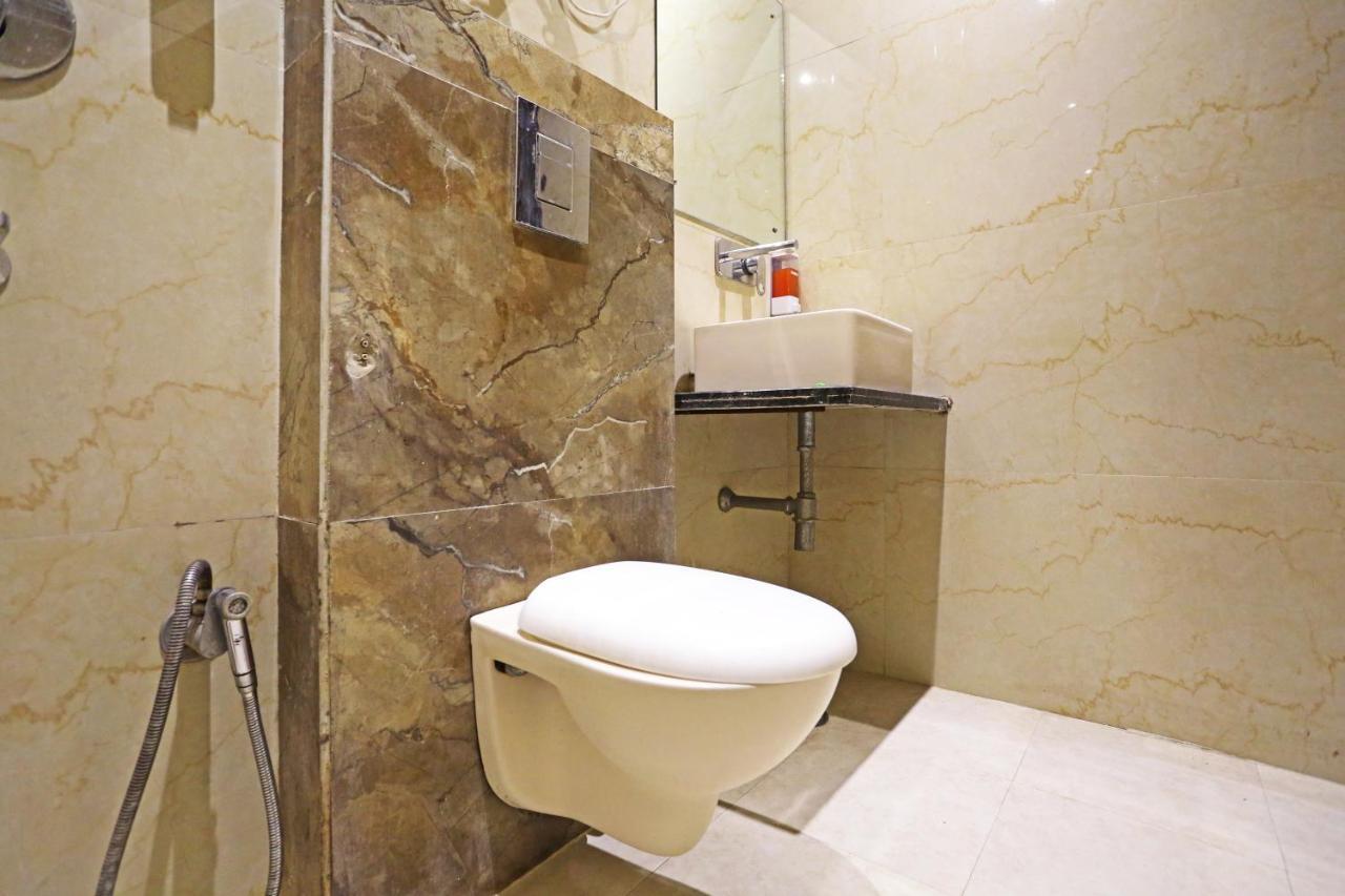 Hotel Iconic Near Delhi Igi International Airport Új-Delhi Kültér fotó