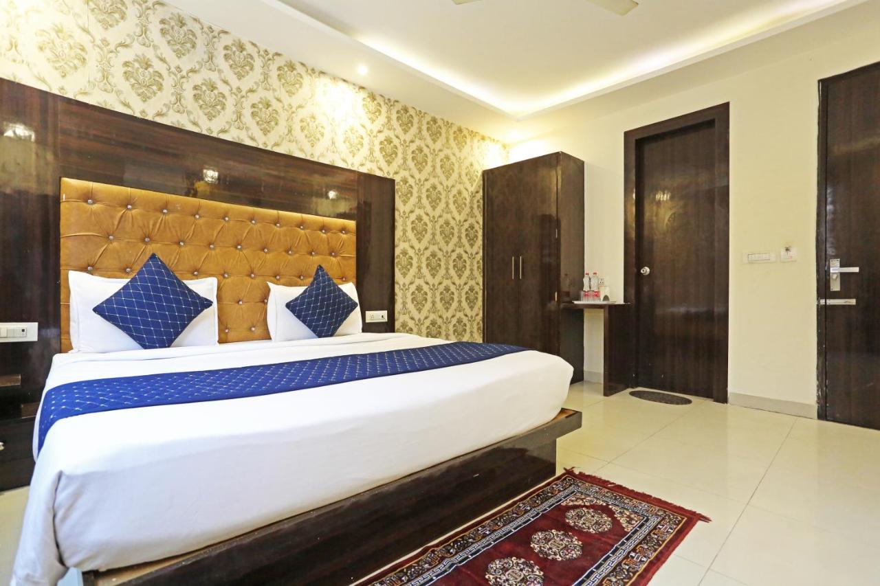 Hotel Iconic Near Delhi Igi International Airport Új-Delhi Kültér fotó